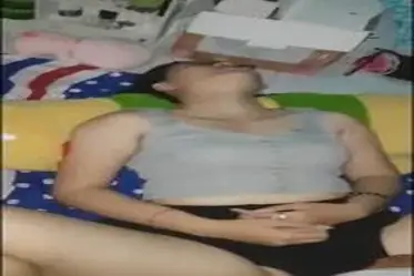 Kepasrahan Gadis Cantik Di Kasur Bikin Meleyot